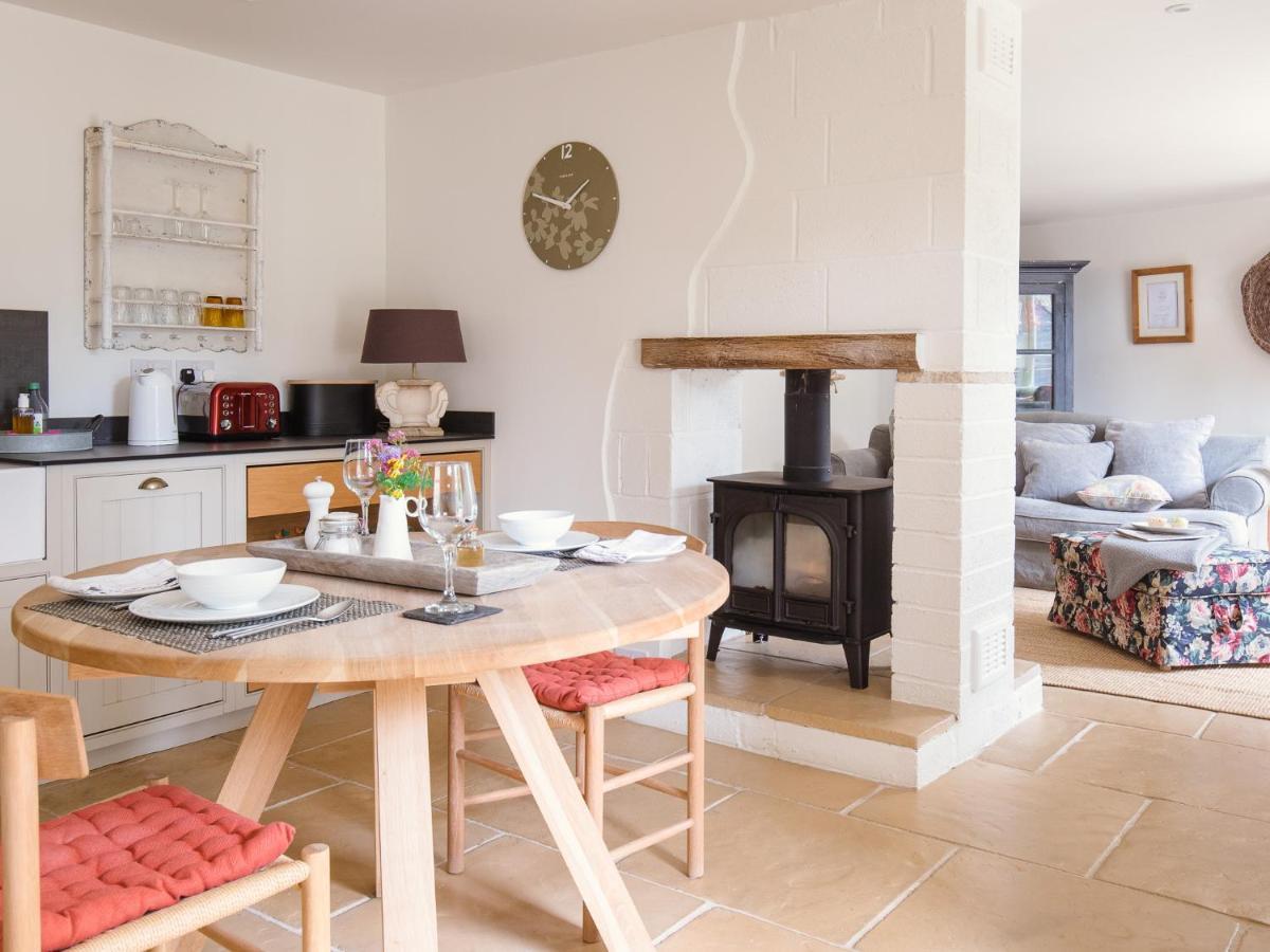 Apple Store Cottage Чарлбъри Екстериор снимка