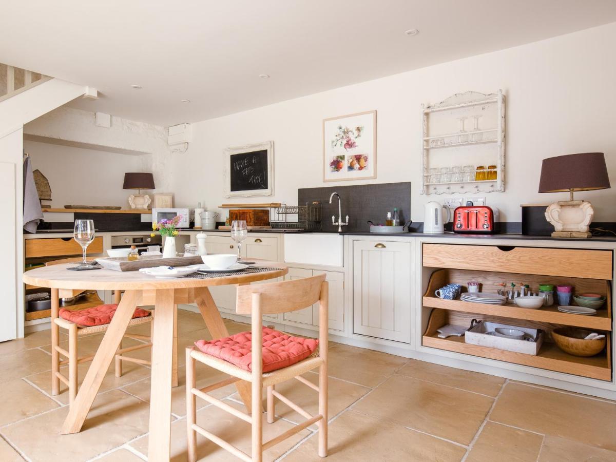 Apple Store Cottage Чарлбъри Екстериор снимка
